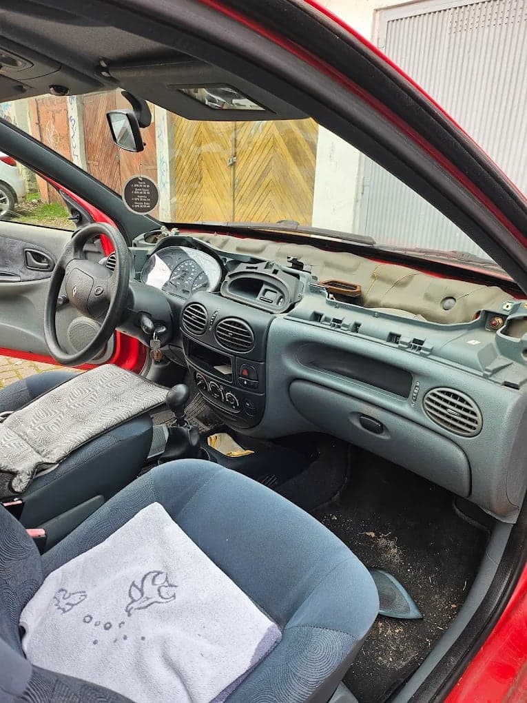 Vehicle interior electrical diagnostics